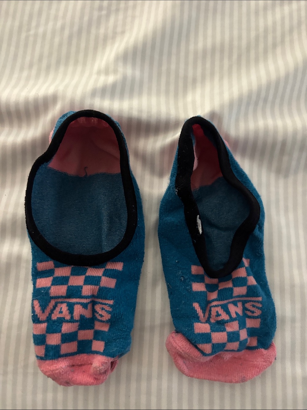 Vans Low-Cut Athletic No-Show Socks in Teal and Pink